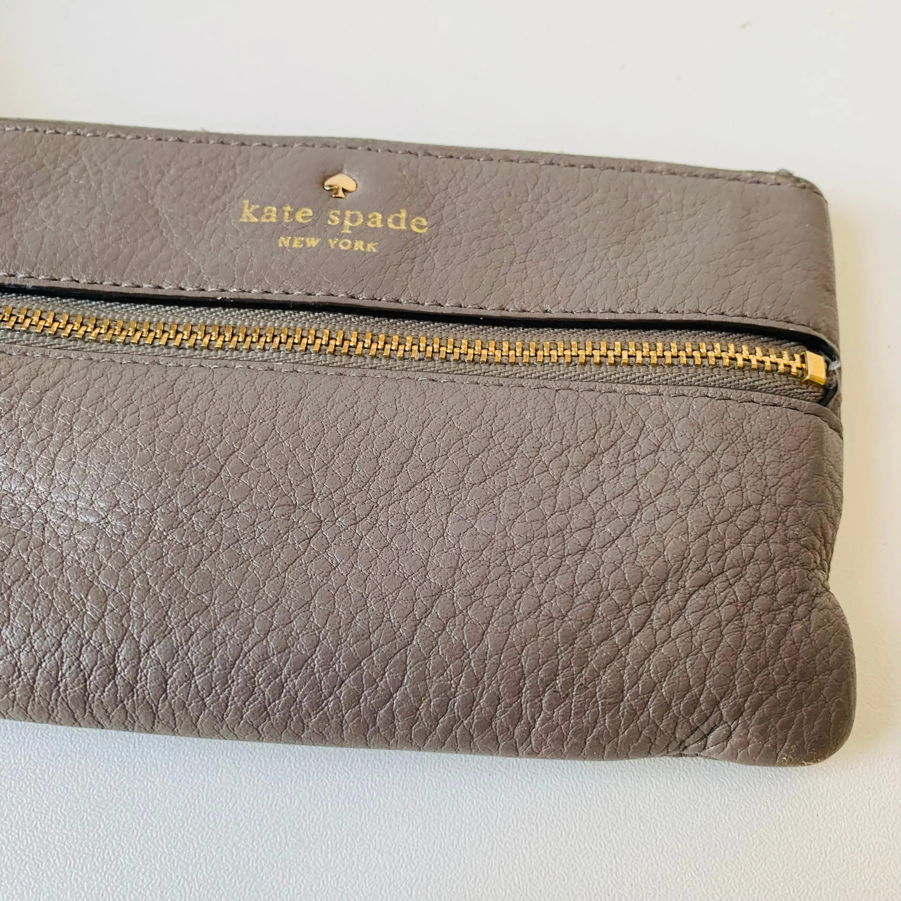 Kate Spade New York Grey Pebble Grain Leather Wristlet