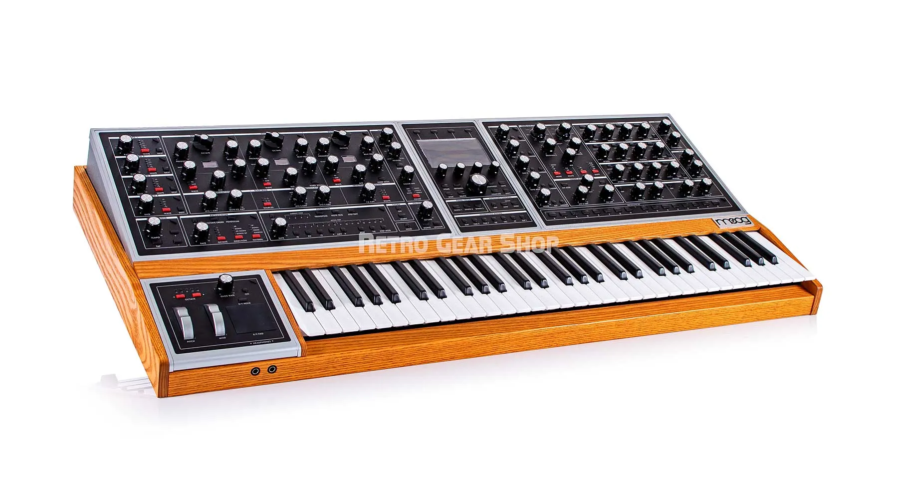 Moog One 16-Voice   Free Dust Cover